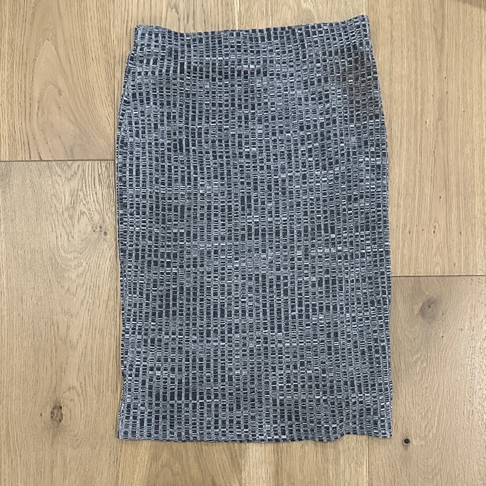 41 Hawthorn Textured Black and Gray Pencil Skirt